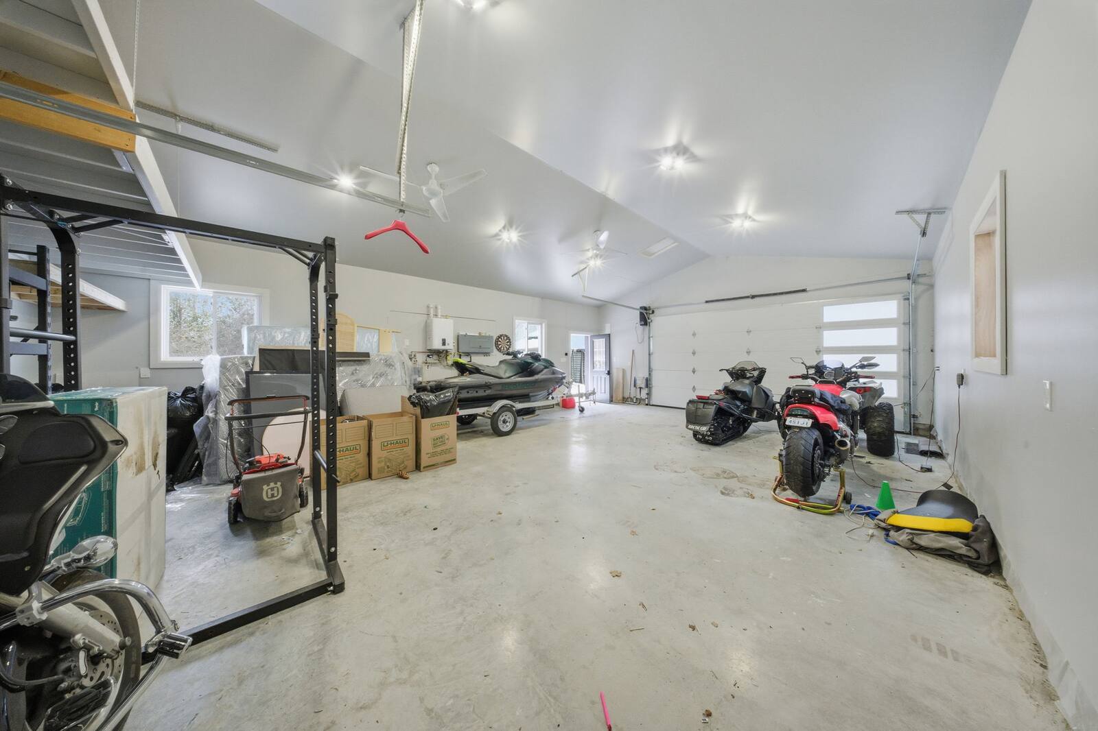 Heated drive-through shop, wide view